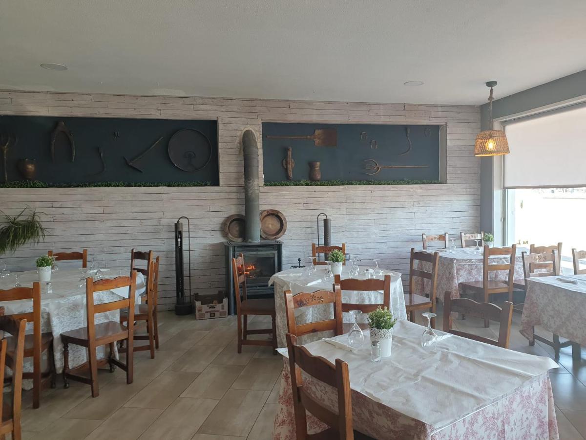 Complejo Hotelero Saga Мансанарес Екстериор снимка